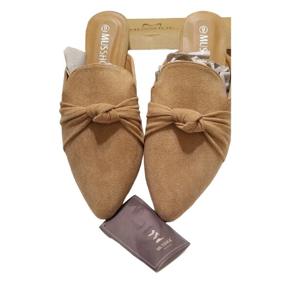 NWTs-MUSSHOE Mules Women's Nude Suede Slip On Comfortable Pointed Toe Flats Sz9 - Picture 2 of 5